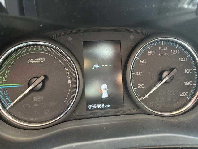 MITSUBISHI Outlander 2.0 PHEV Diamond Annivers. 4WD Automatic-image-5