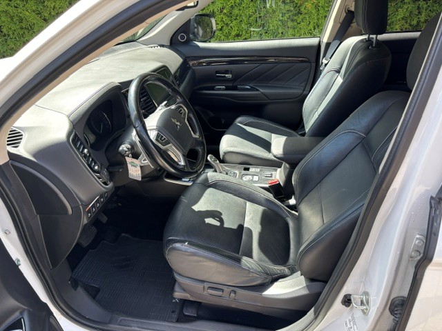 MITSUBISHI Outlander 2.0 PHEV Diamond Annivers. 4WD Automatic-image-6