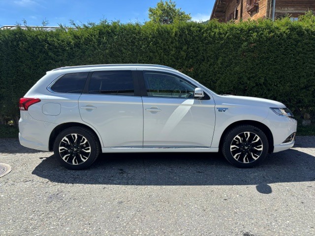 MITSUBISHI Outlander 2.0 PHEV Diamond Annivers. 4WD Automatic-image-2
