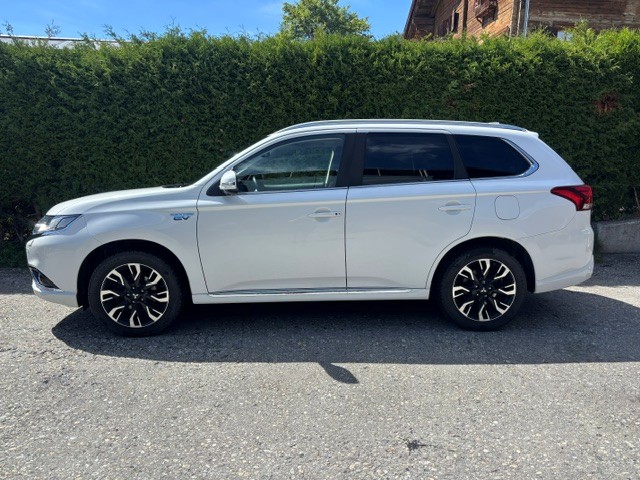 MITSUBISHI Outlander 2.0 PHEV Diamond Annivers. 4WD Automatic-image-3