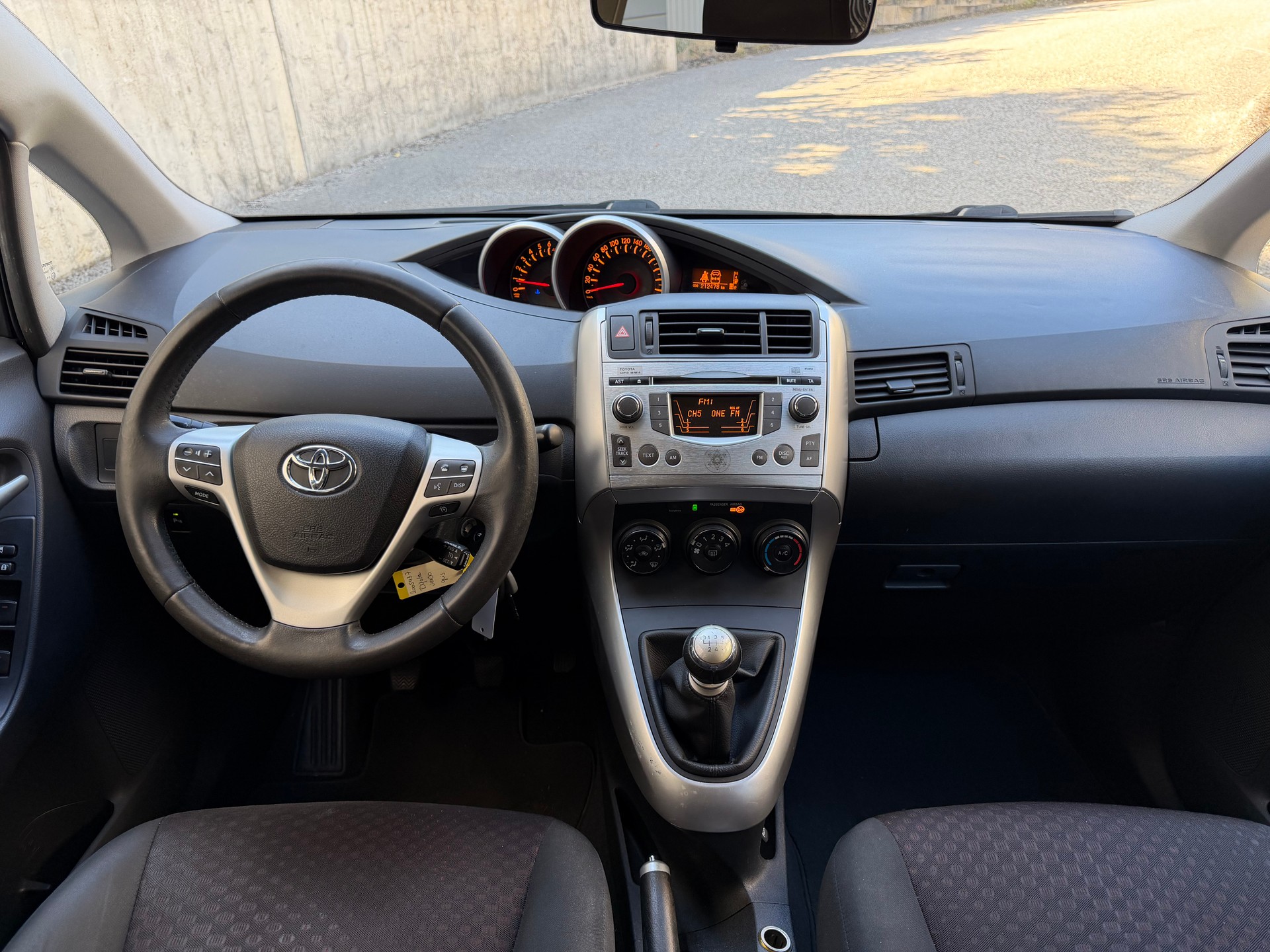 TOYOTA Verso 1.8 VVT Luna Family-image-5