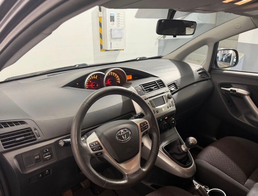 TOYOTA Verso 1.8 VVT Luna Family-image-2