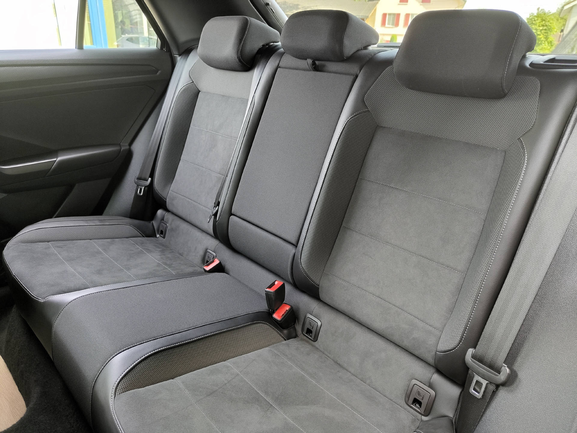 VW T-Roc 1.5 TSI R-Line DSG-image-6
