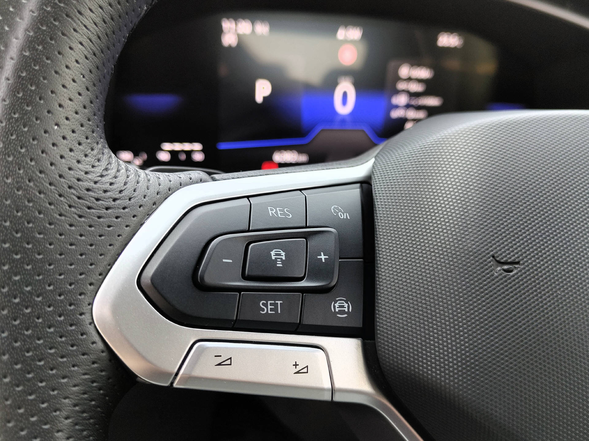 VW T-Roc 1.5 TSI R-Line DSG-image-11