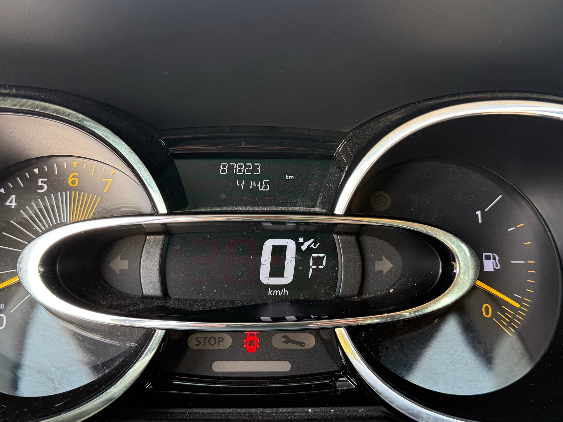 RENAULT Clio Grandtour 1.2 16V T Swiss Edition EDC-image-12