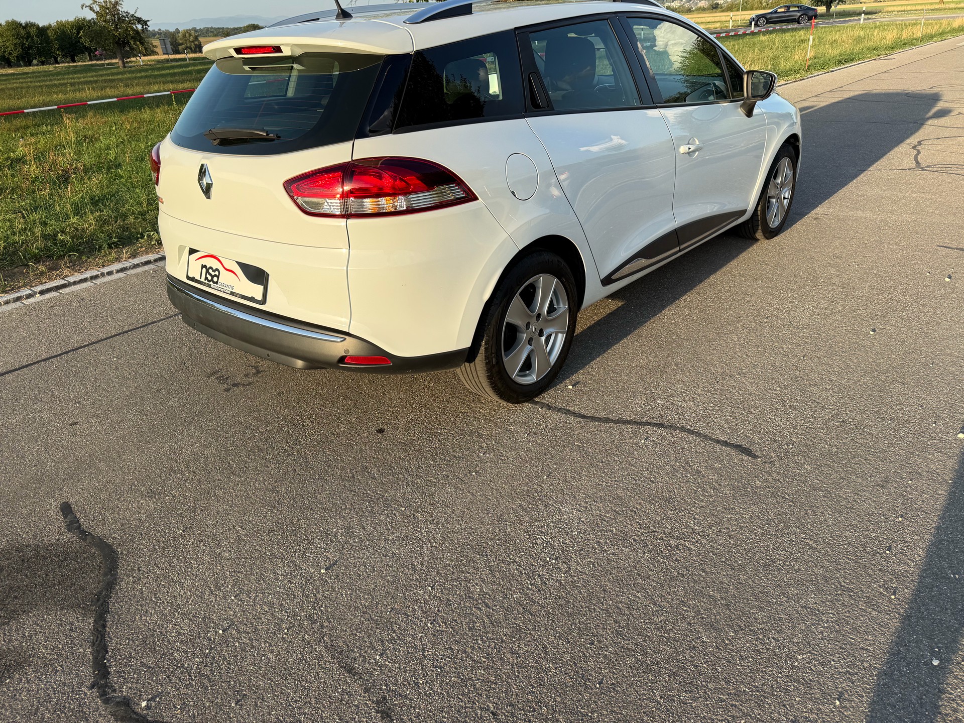 RENAULT Clio Grandtour 1.2 16V T Swiss Edition EDC-image-5