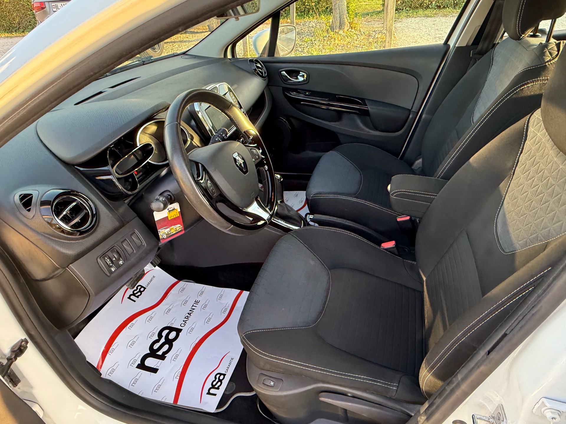 RENAULT Clio Grandtour 1.2 16V T Swiss Edition EDC-image-9