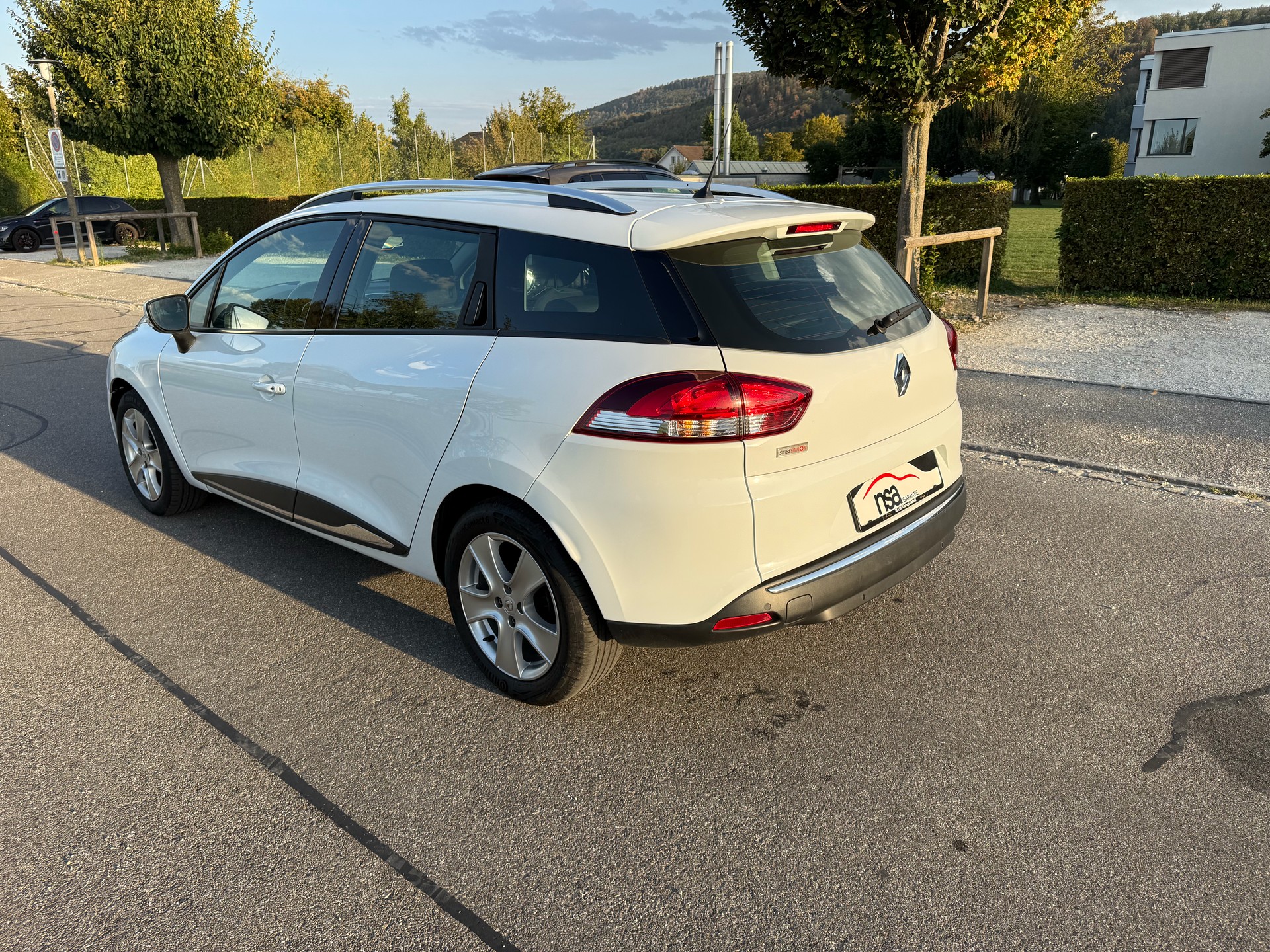 RENAULT Clio Grandtour 1.2 16V T Swiss Edition EDC-image-4
