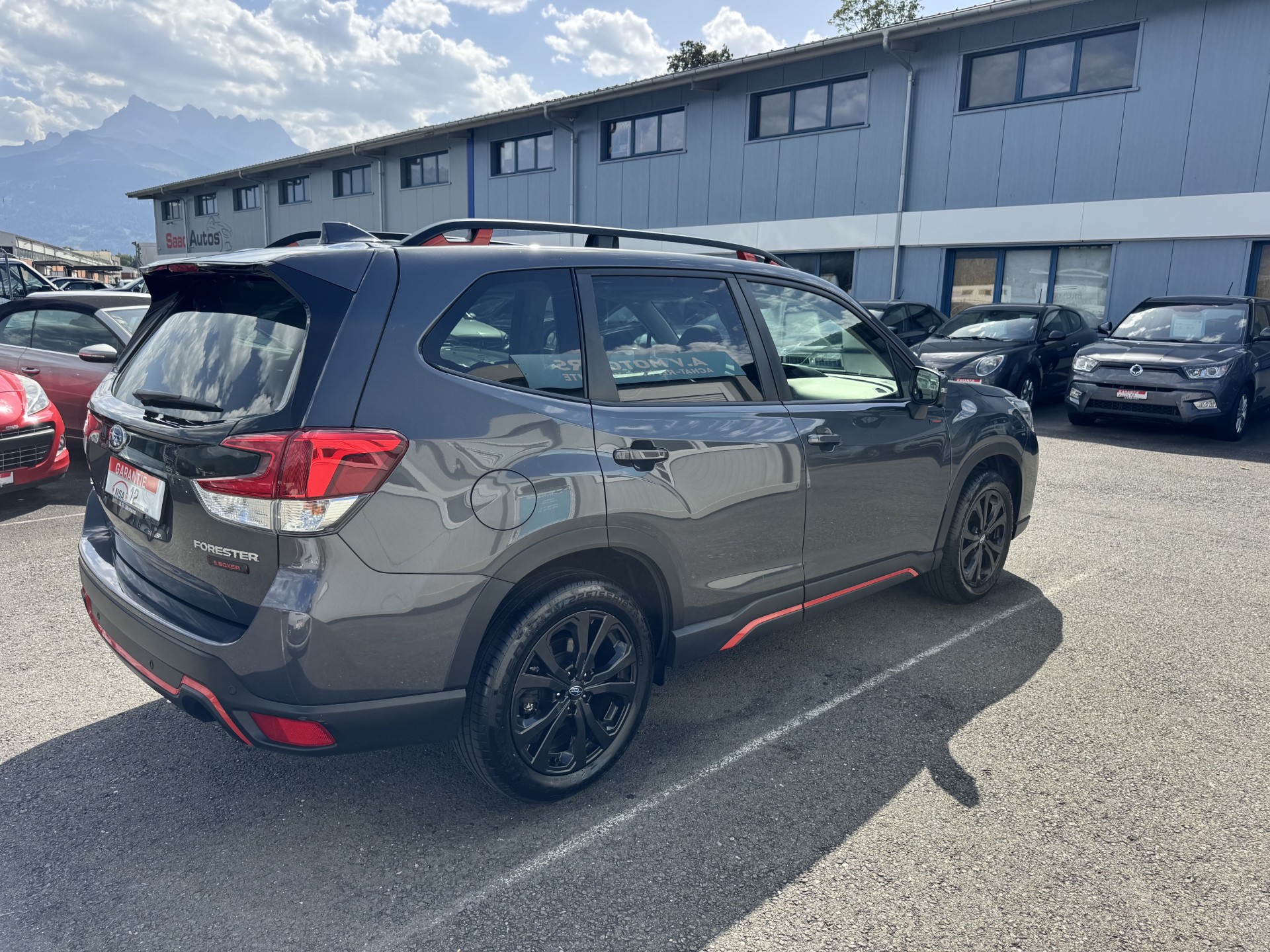 SUBARU Forester 2.0i e-Boxer Sport Lineartronic-image-4
