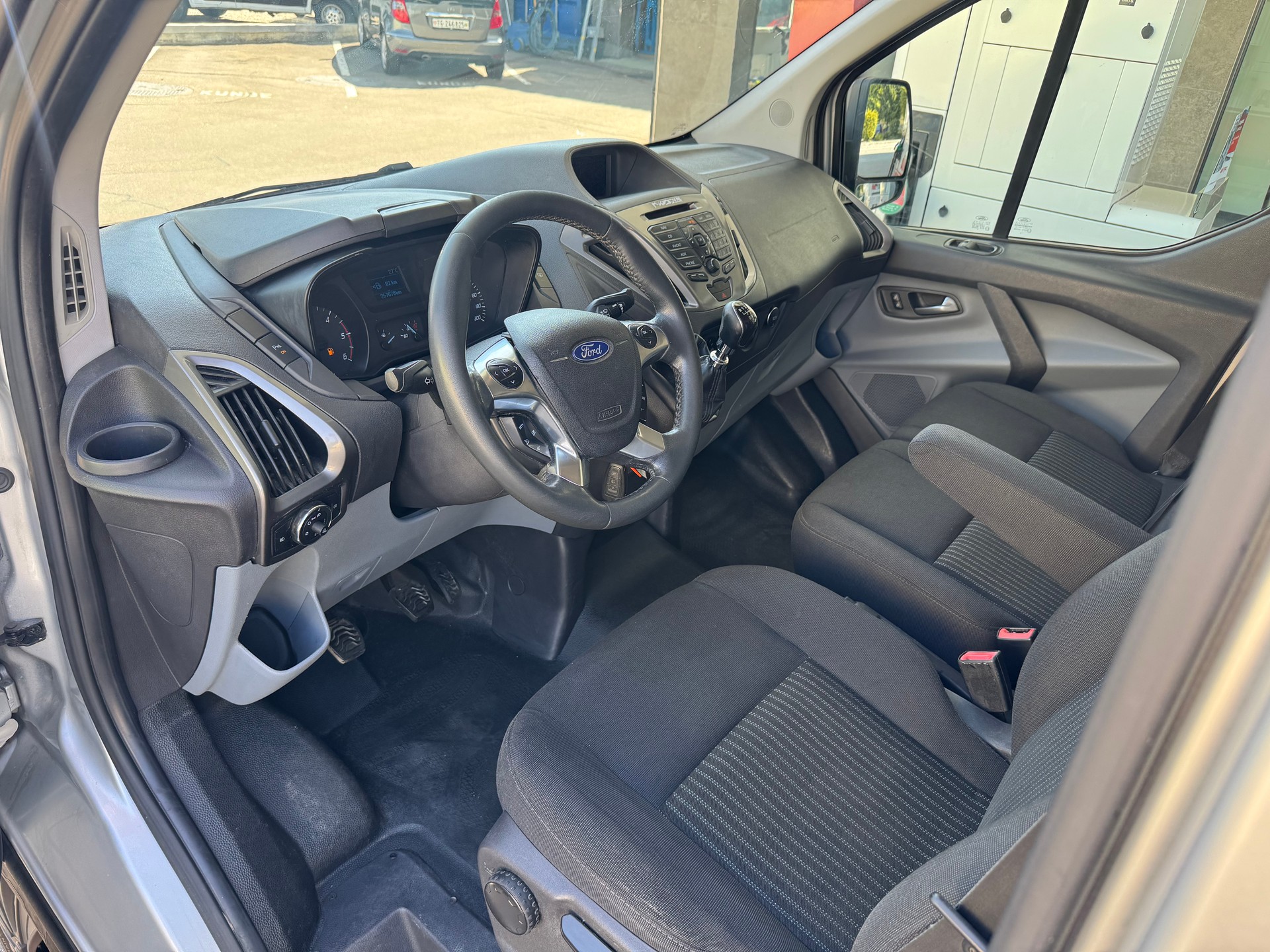 FORD Transit Custom Van 310 L2H1 Limited-image-10