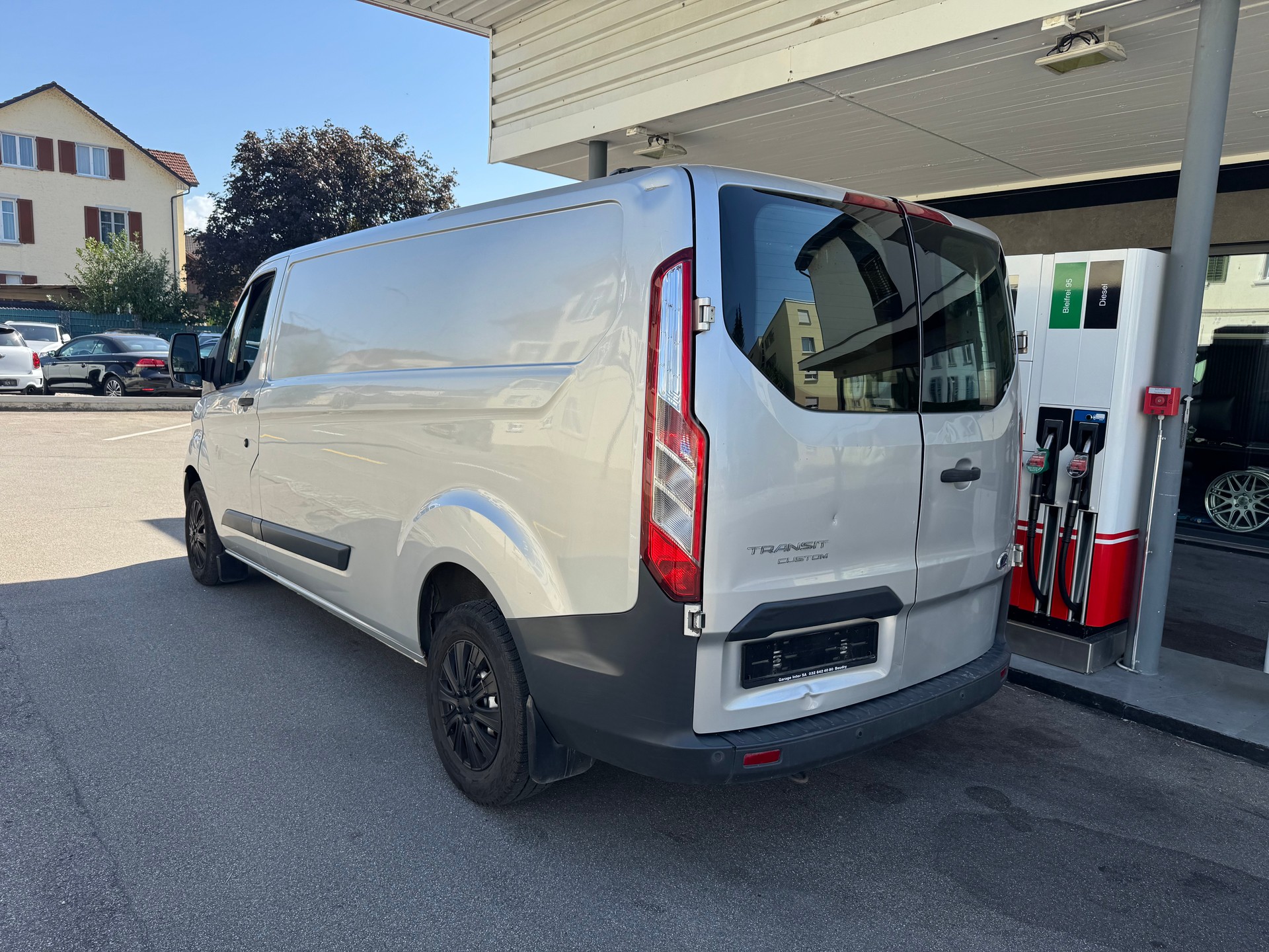 FORD Transit Custom Van 310 L2H1 Limited-image-2