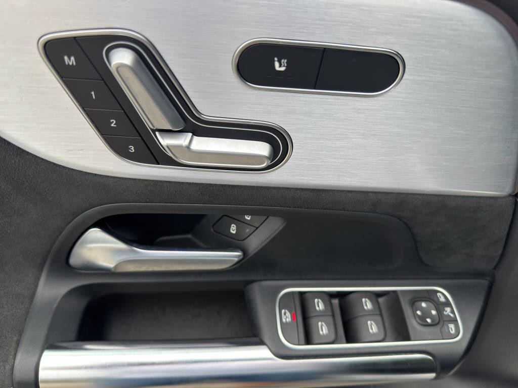 MERCEDES-BENZ B 250 AMG Line 4matic-image-12