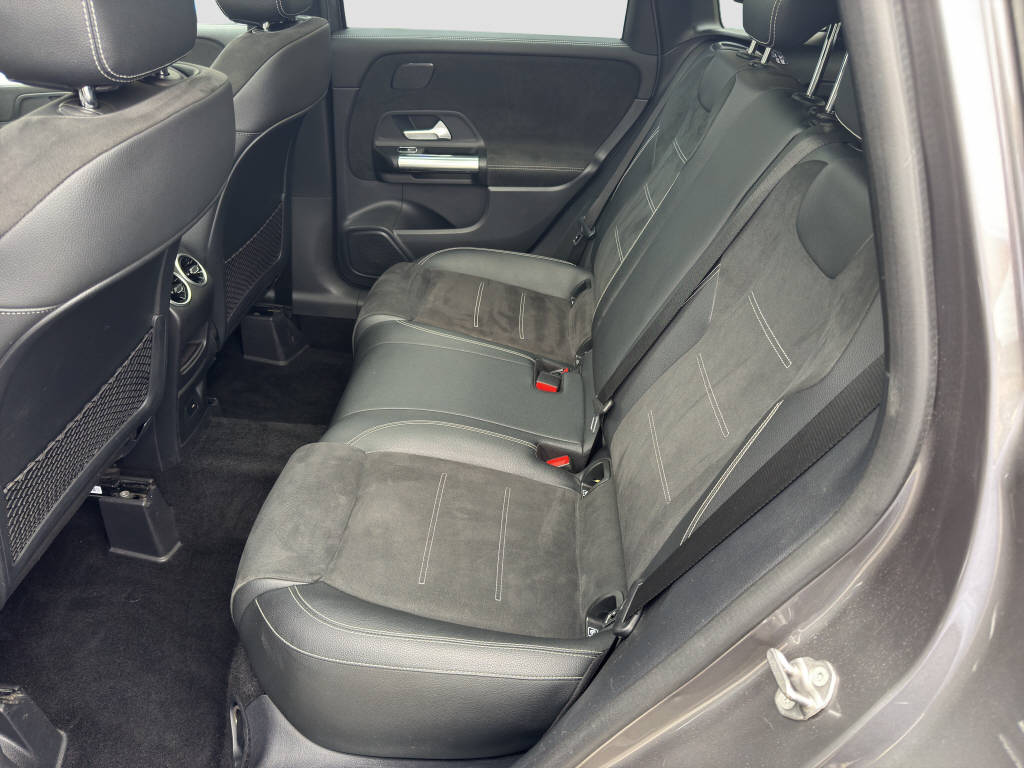 MERCEDES-BENZ B 250 AMG Line 4matic-image-10