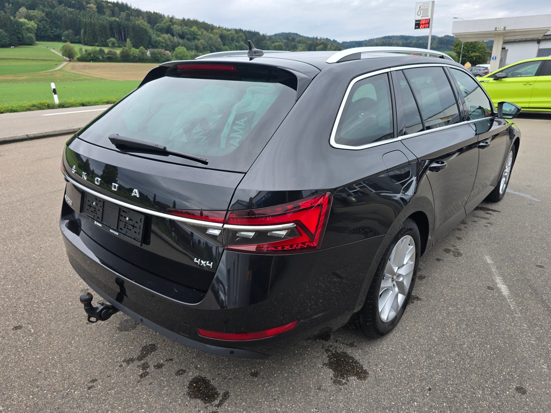 SKODA Superb Combi 2.0 TDi Style 4x4 DSG*TOP-ZUSTAND*Frsch ab MFK"Frisch ab Service**"Anhängerkupplung****-image-5