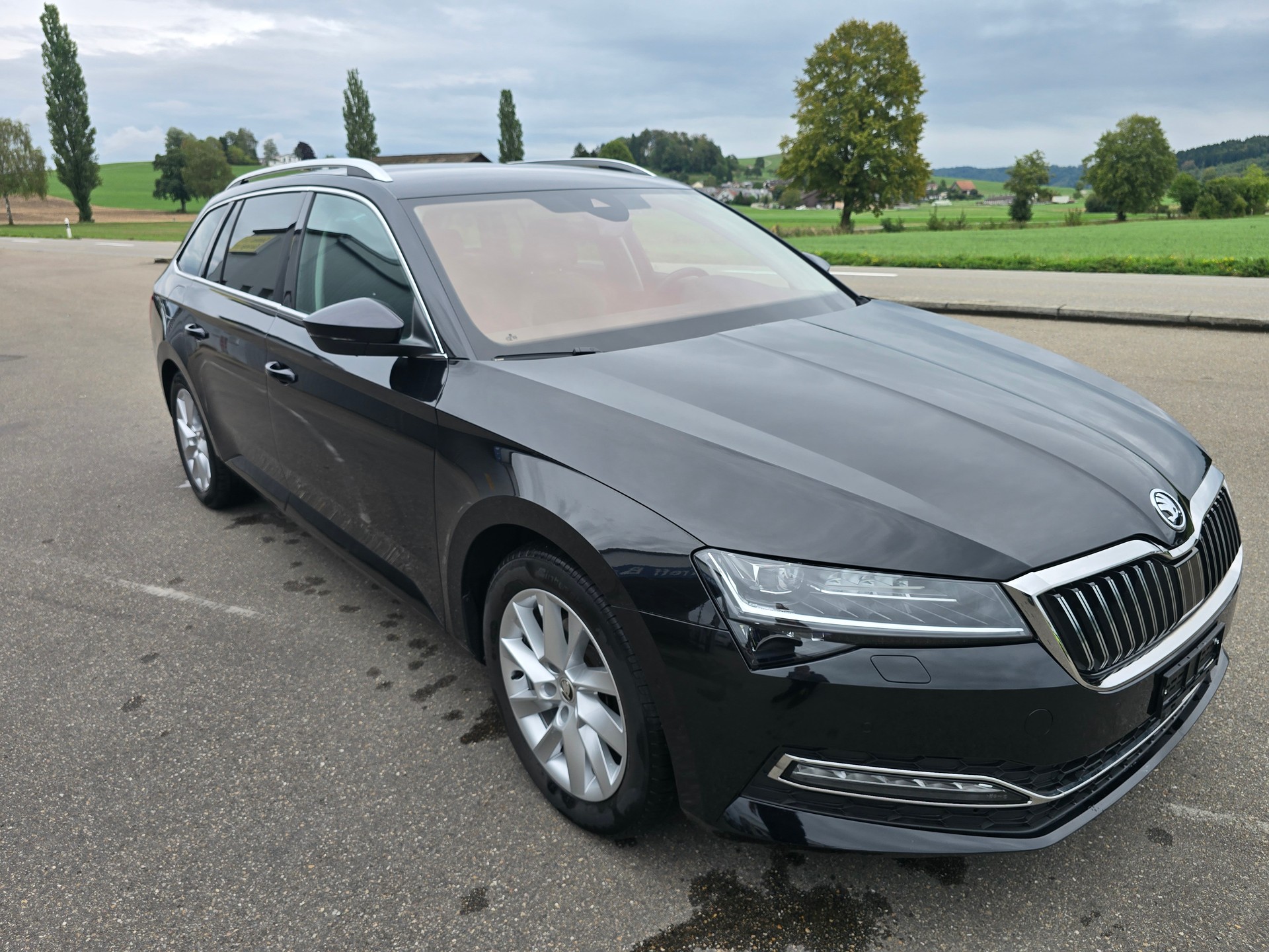 SKODA Superb Combi 2.0 TDi Style 4x4 DSG*TOP-ZUSTAND*Frsch ab MFK"Frisch ab Service**"Anhängerkupplung****-image-3