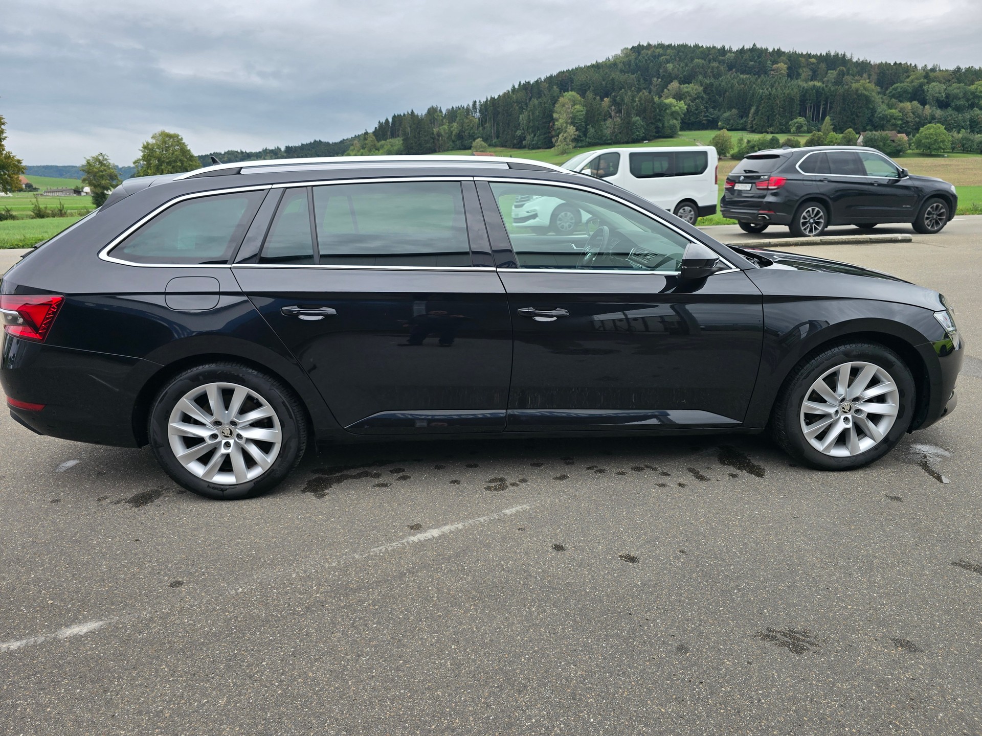 SKODA Superb Combi 2.0 TDi Style 4x4 DSG*TOP-ZUSTAND*Frsch ab MFK"Frisch ab Service**"Anhängerkupplung****-image-2