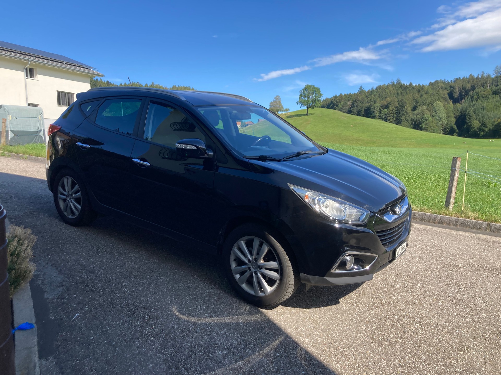 HYUNDAI iX35-image-2