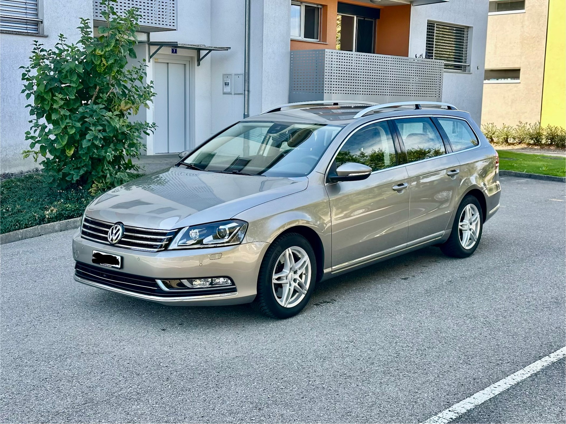 VW Passat Variant 2.0 TDI BMT Highline DSG-image-0