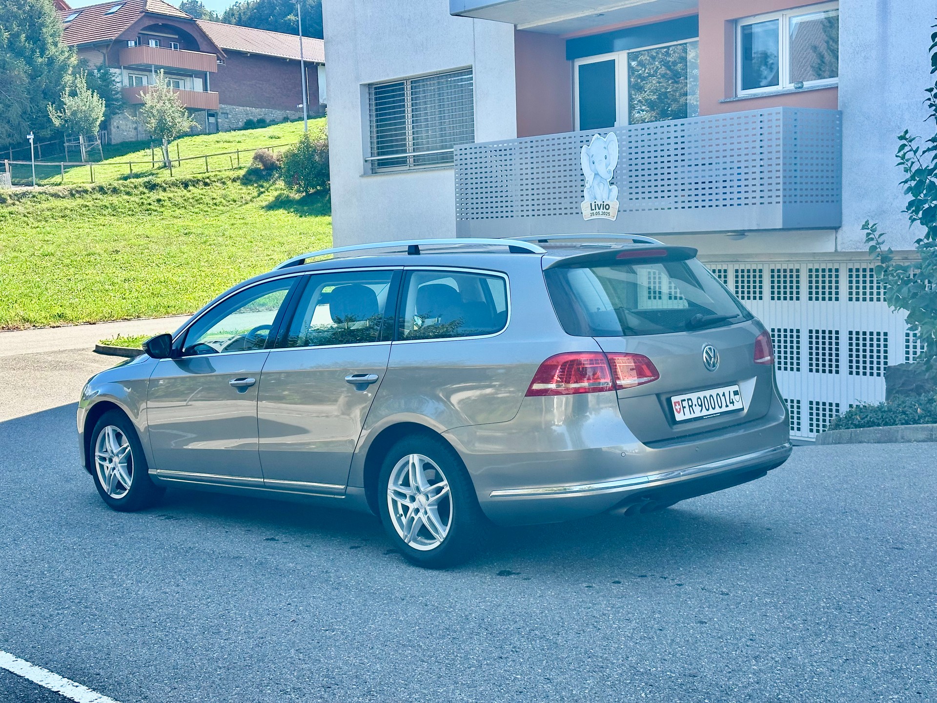 VW Passat Variant 2.0 TDI BMT Highline DSG-image-8