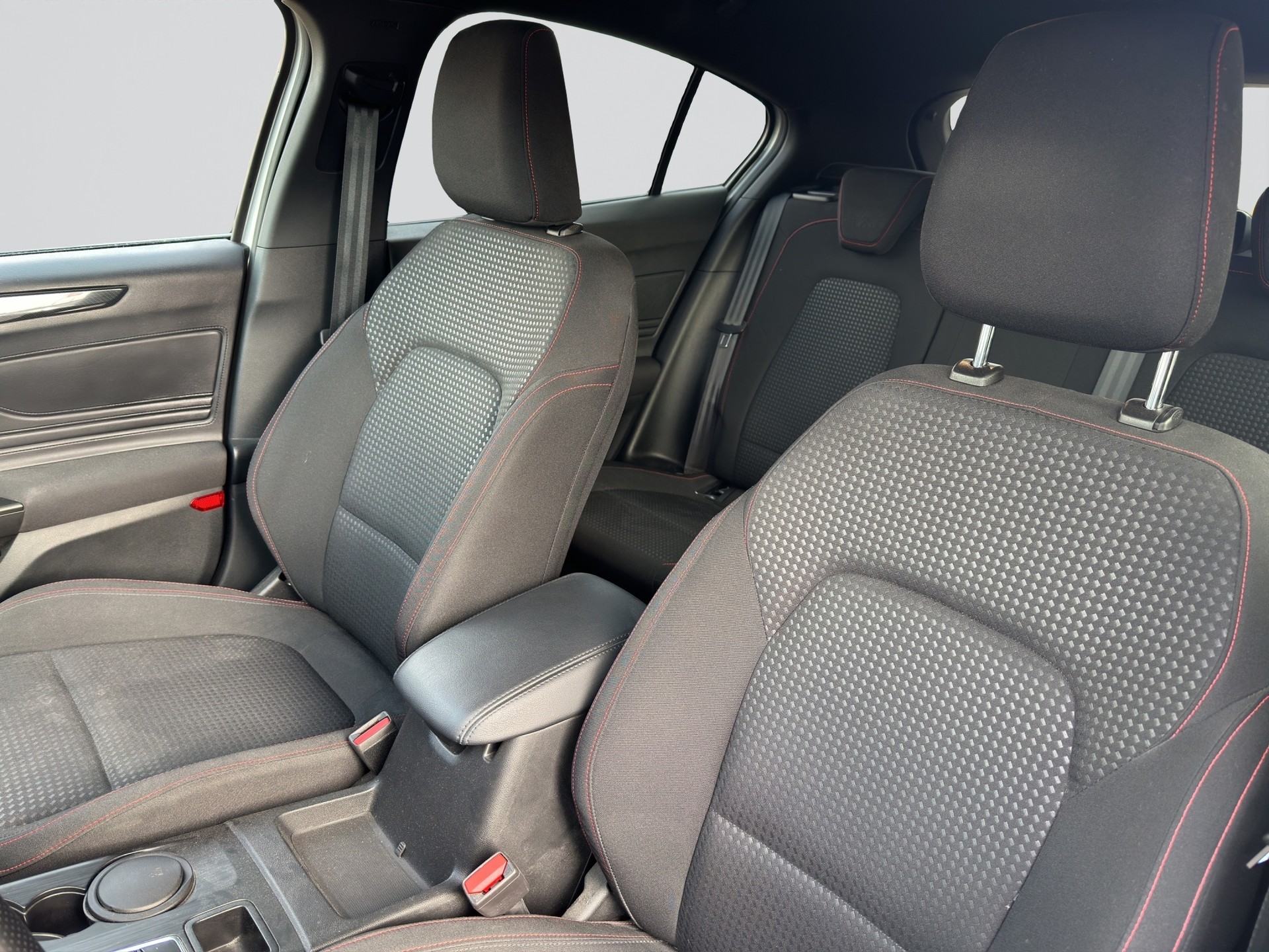 FORD Focus 1.5 TDCi EcoBlue ST-Line Automatic-image-5