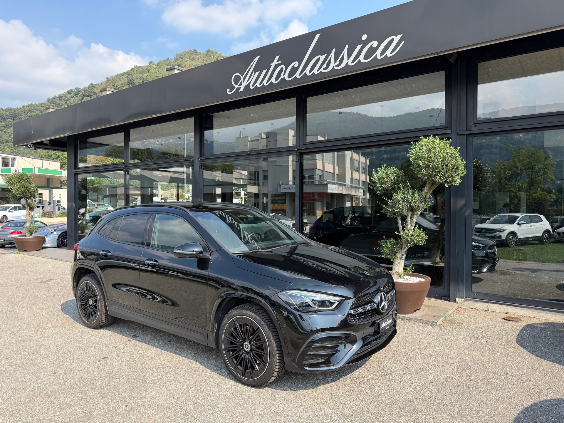 MERCEDES-BENZ GLA 250 e 8G-DCT-image-4