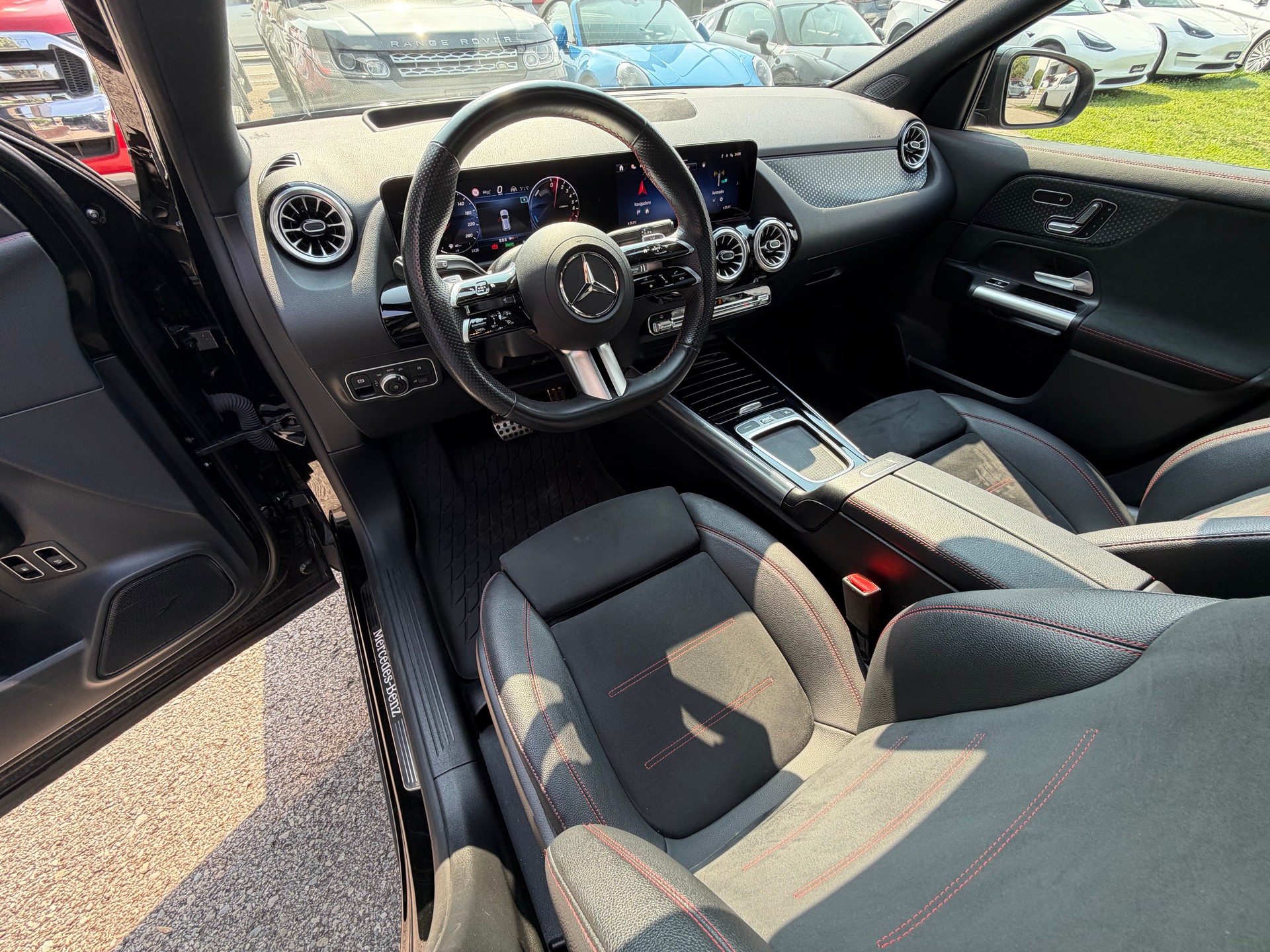 MERCEDES-BENZ GLA 250 e 8G-DCT-image-9