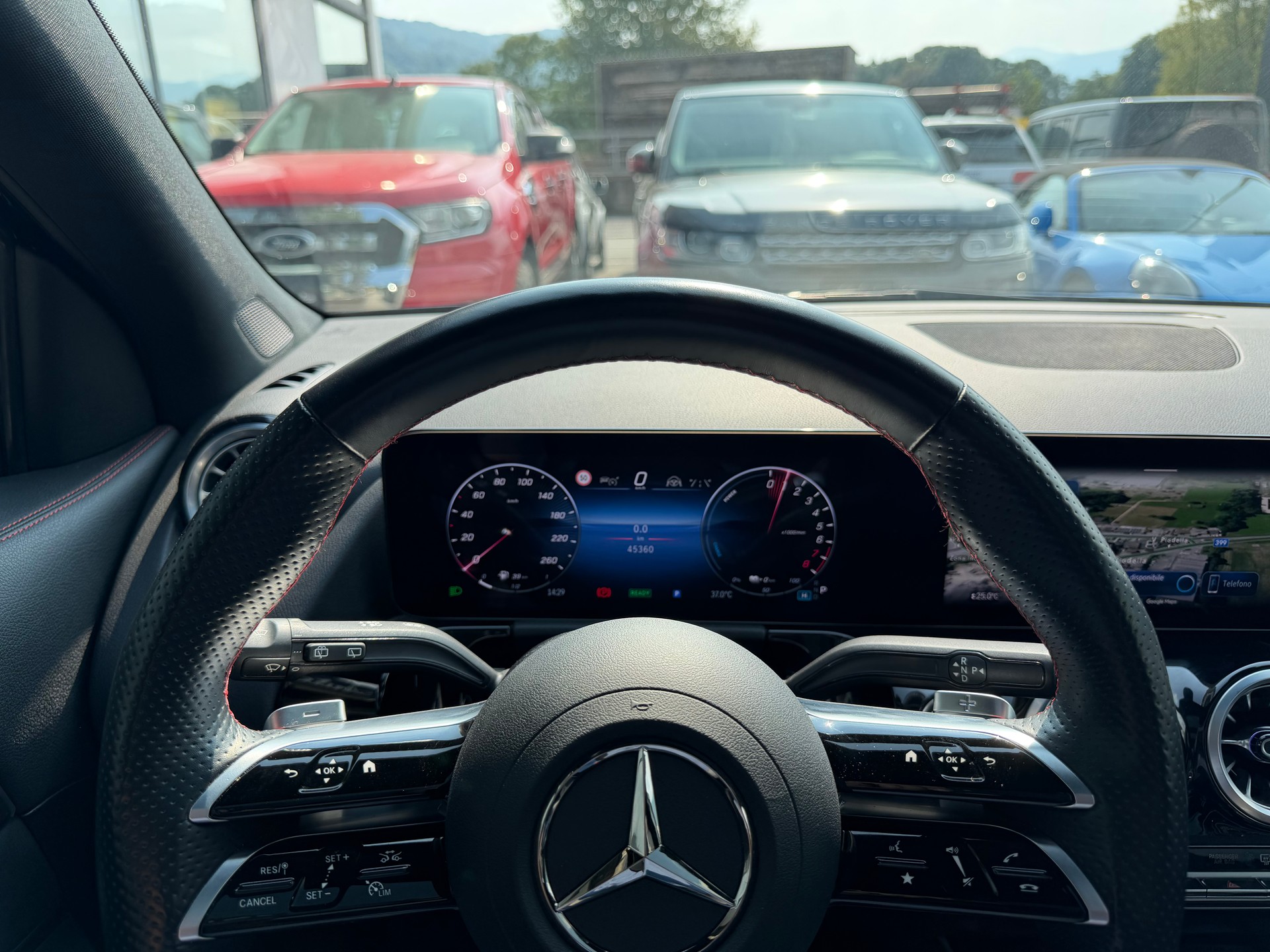 MERCEDES-BENZ GLA 250 e 8G-DCT-image-14
