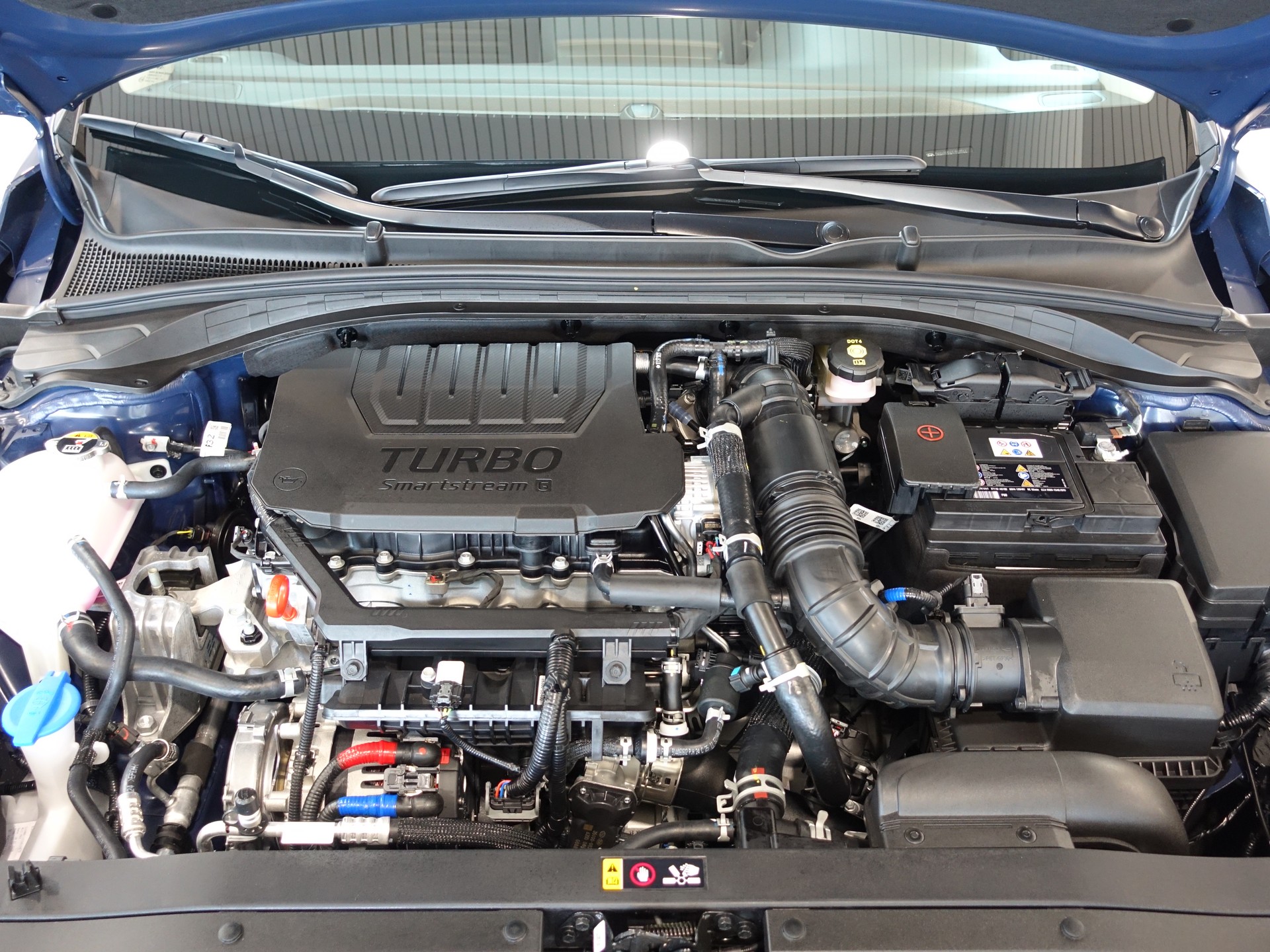HYUNDAI i30 1.5 T-GDi Amplia DCT-image-15