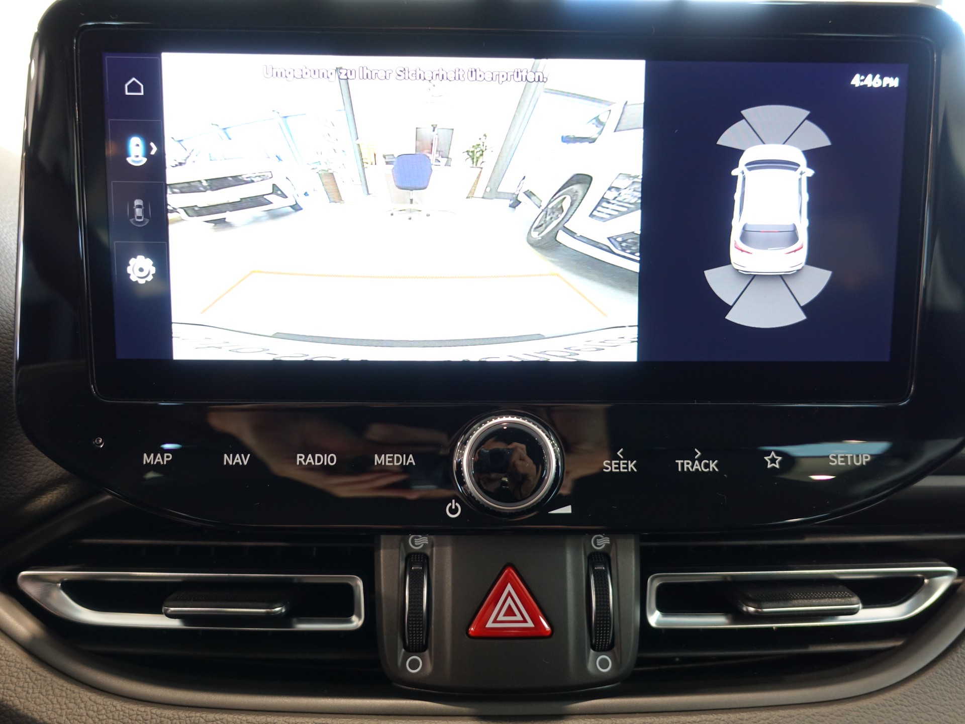 HYUNDAI i30 1.5 T-GDi Amplia DCT-image-23