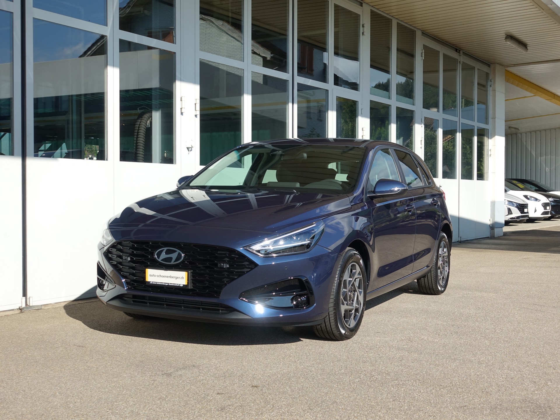 HYUNDAI i30 1.5 T-GDi Amplia DCT-image-1