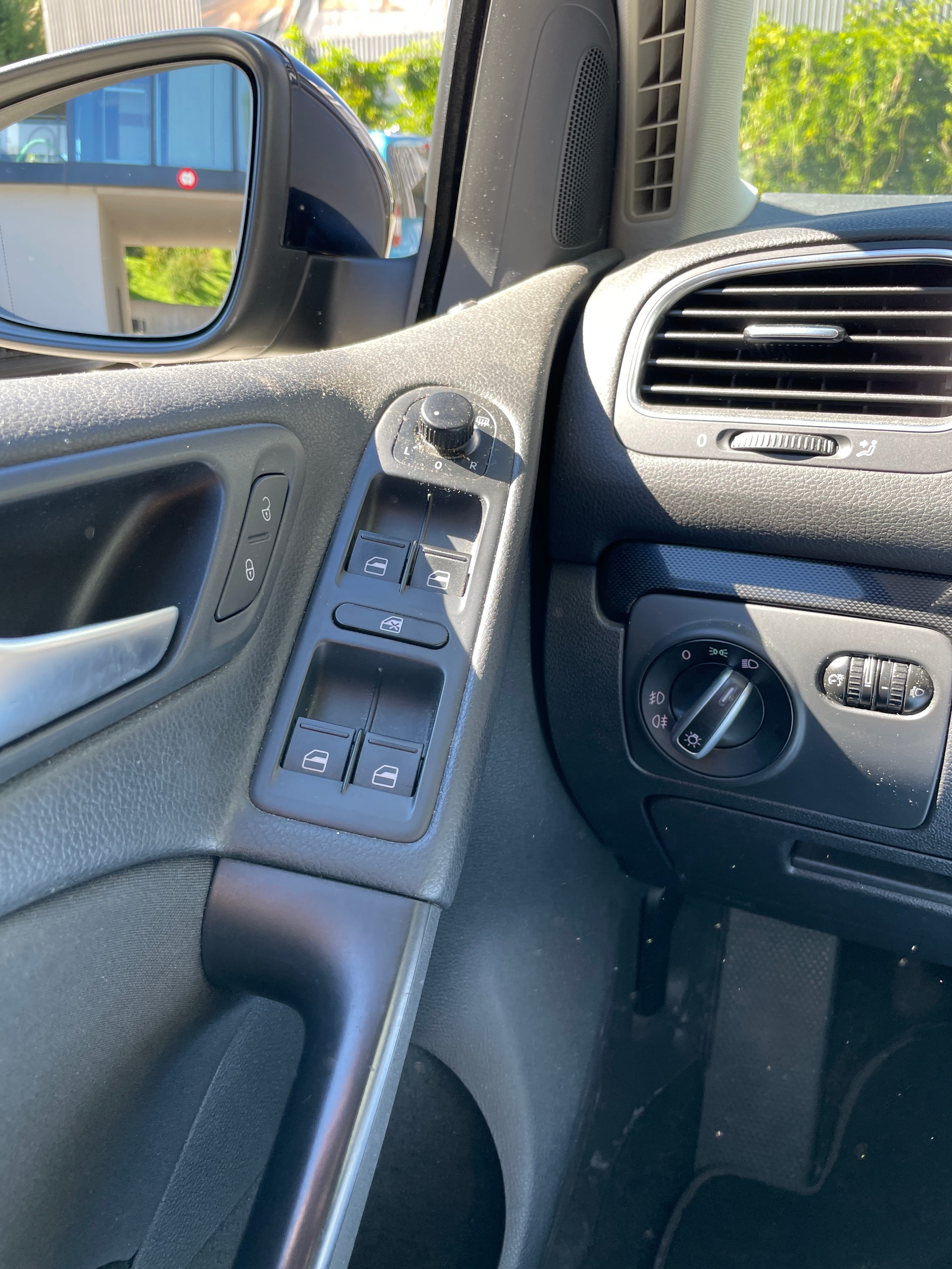 VW Golf 1.4 TSI Highline DSG-image-16