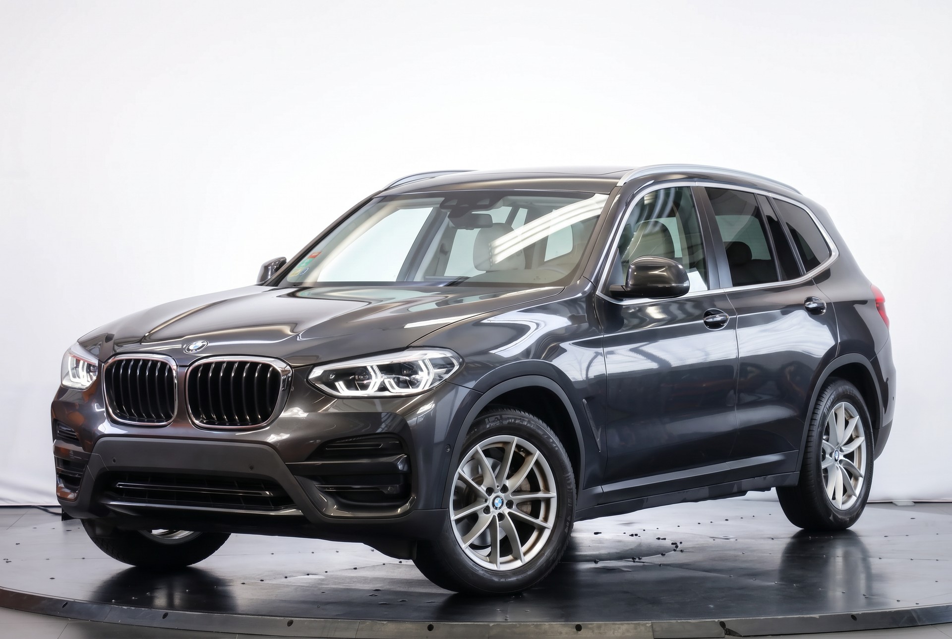 BMW X3 xDrive 20i Steptronic Toit panoramique / Head-Up Display / Driving Assistant Plus-showroom-element-2
