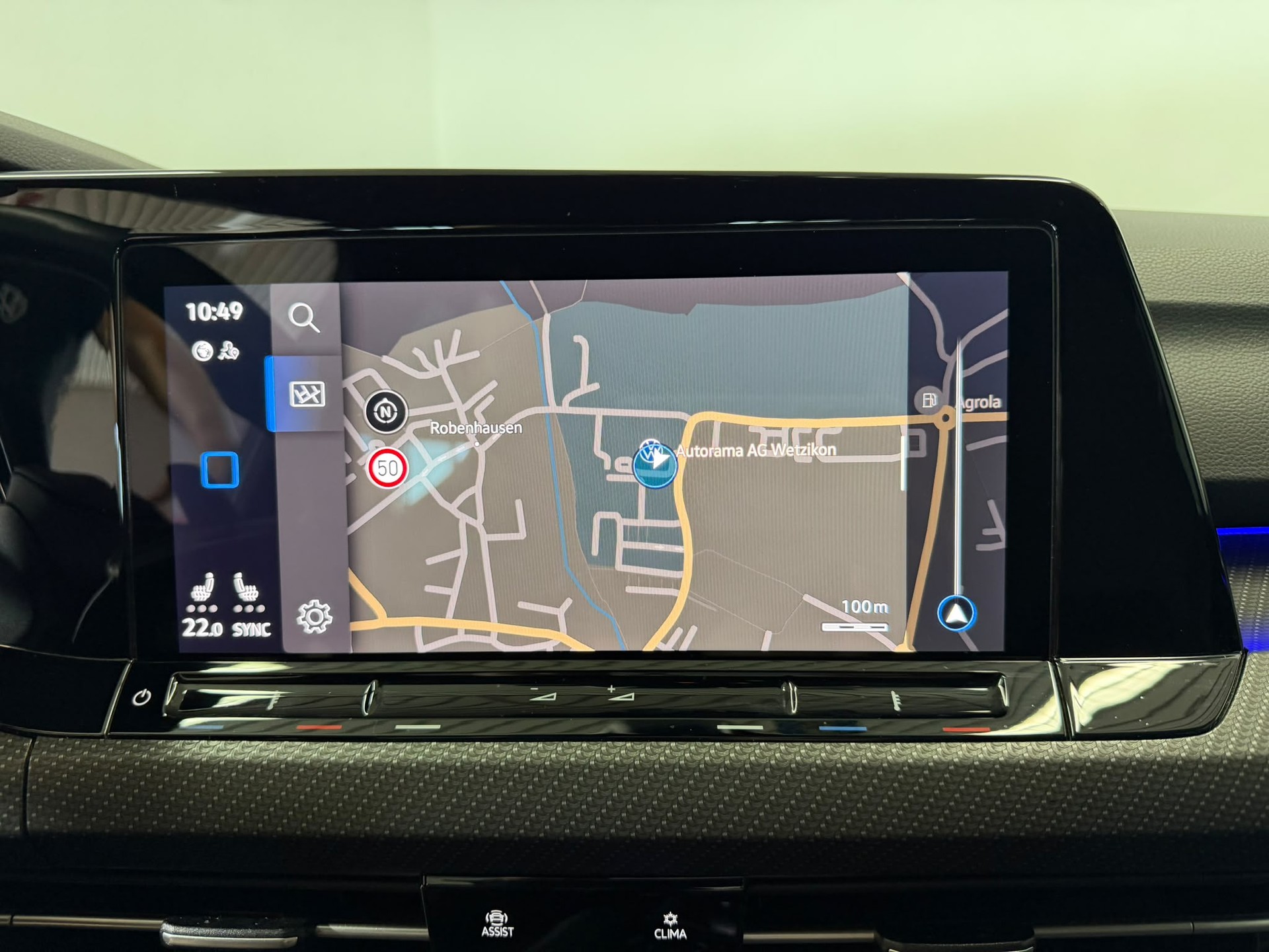 VW Golf Variant 2.0 TSI R DSG 4Motion-image-11