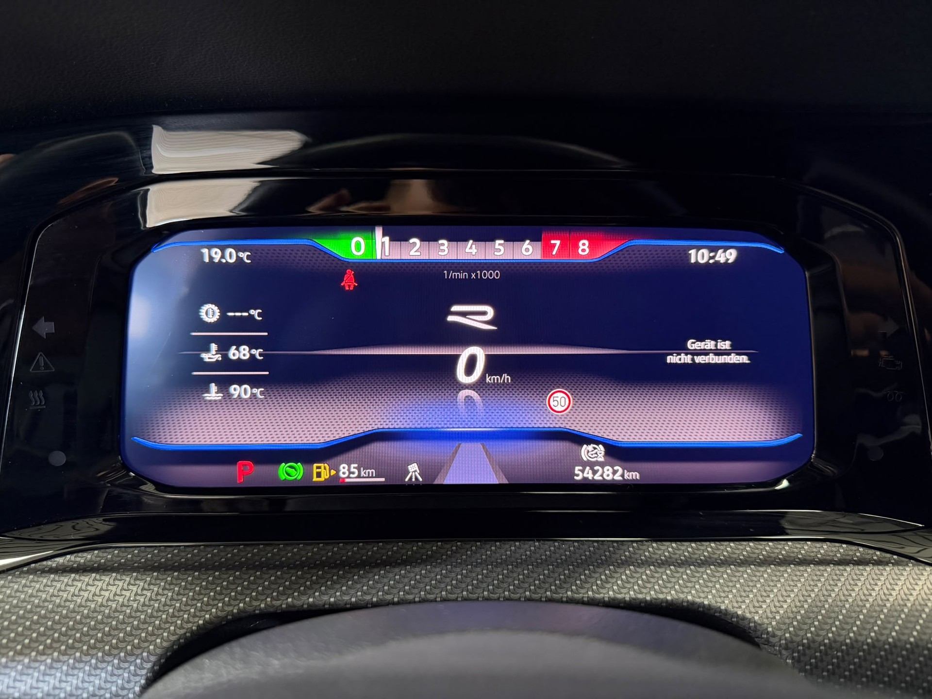 VW Golf Variant 2.0 TSI R DSG 4Motion-image-10