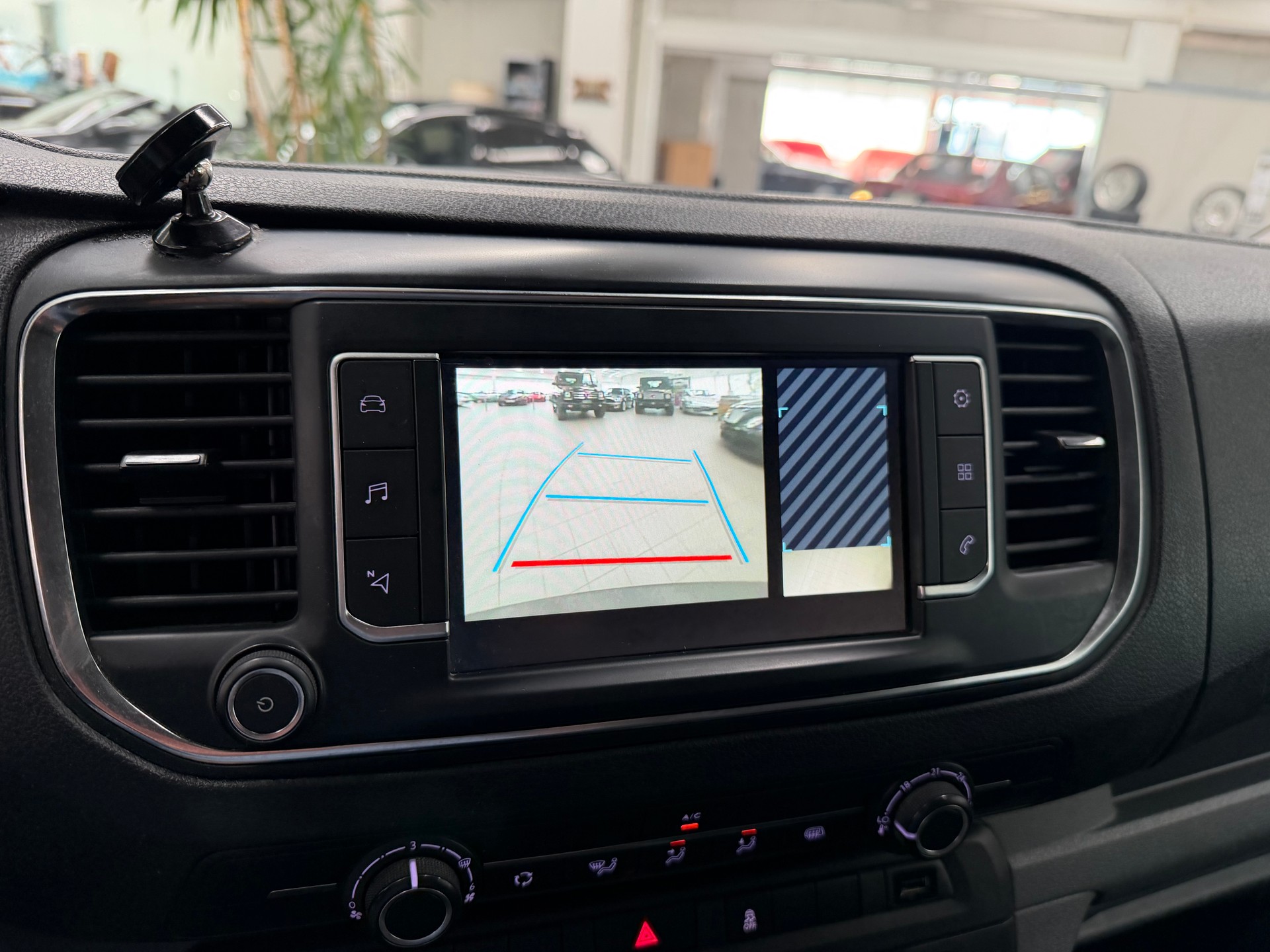 PEUGEOT Expert 2.0 BlueHDi 120-image-11