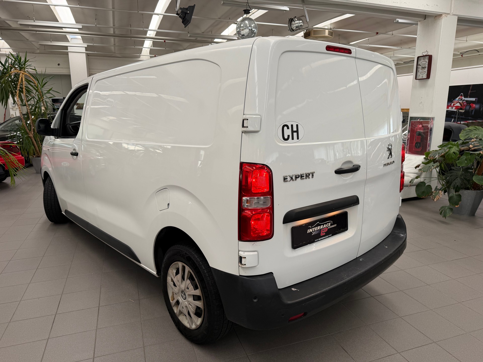 PEUGEOT Expert 2.0 BlueHDi 120-image-1