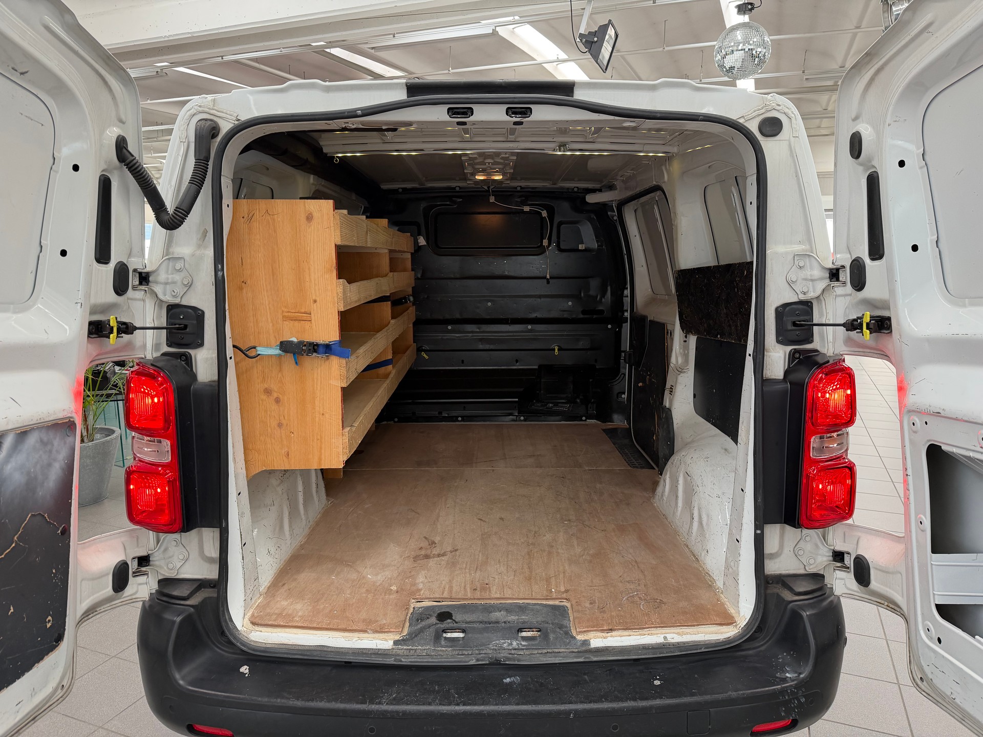 PEUGEOT Expert 2.0 BlueHDi 120-image-7