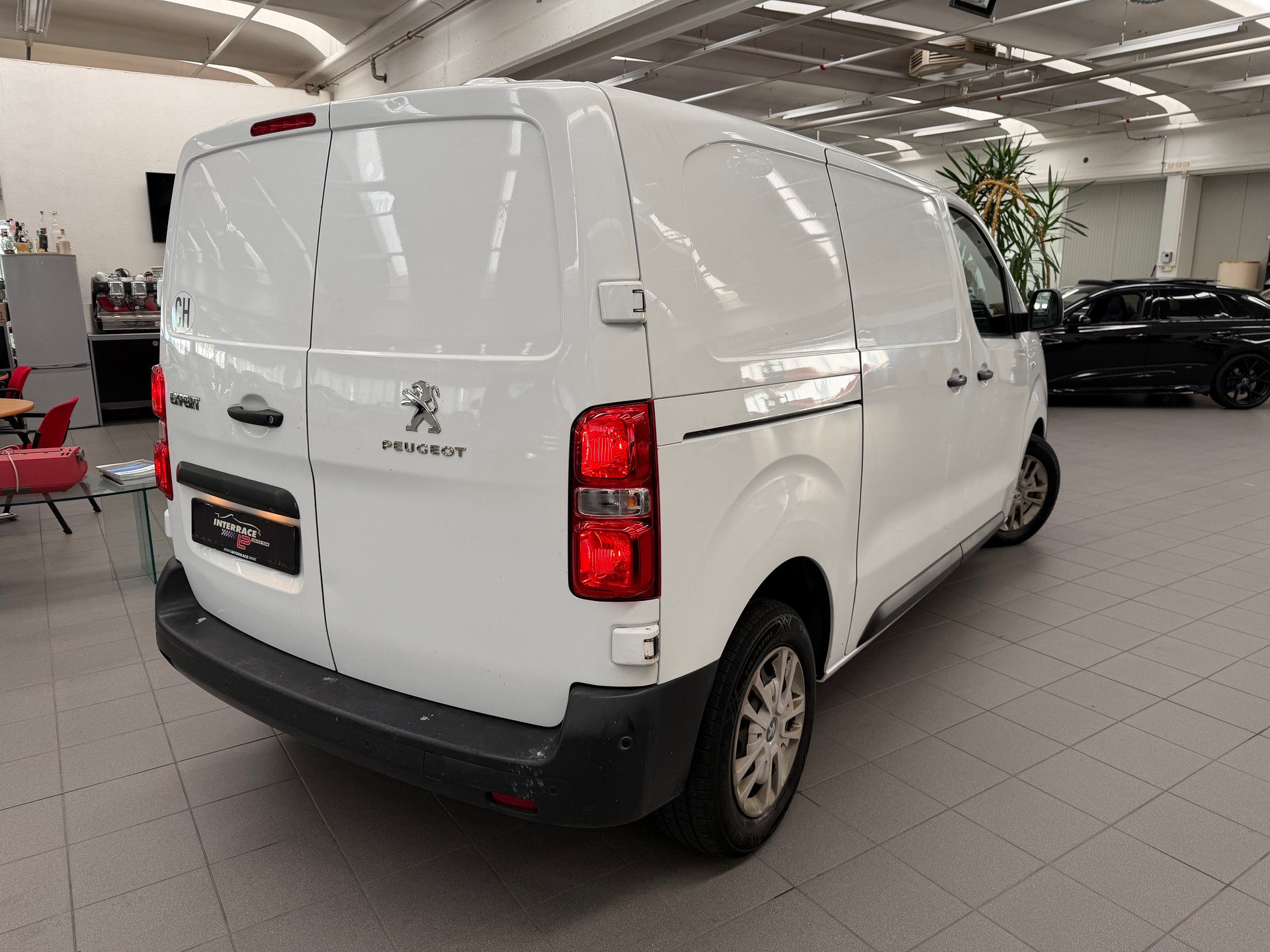 PEUGEOT Expert 2.0 BlueHDi 120-image-2