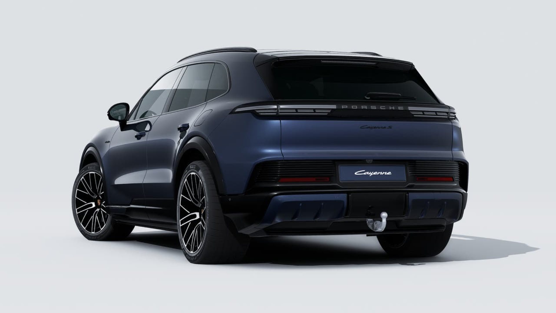 PORSCHE Cayenne S Electric-showroom-element-2
