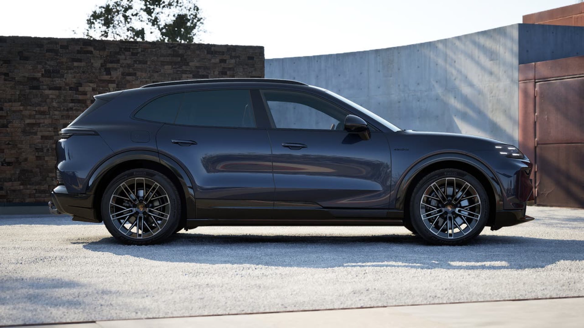PORSCHE Cayenne S Electric-image-5