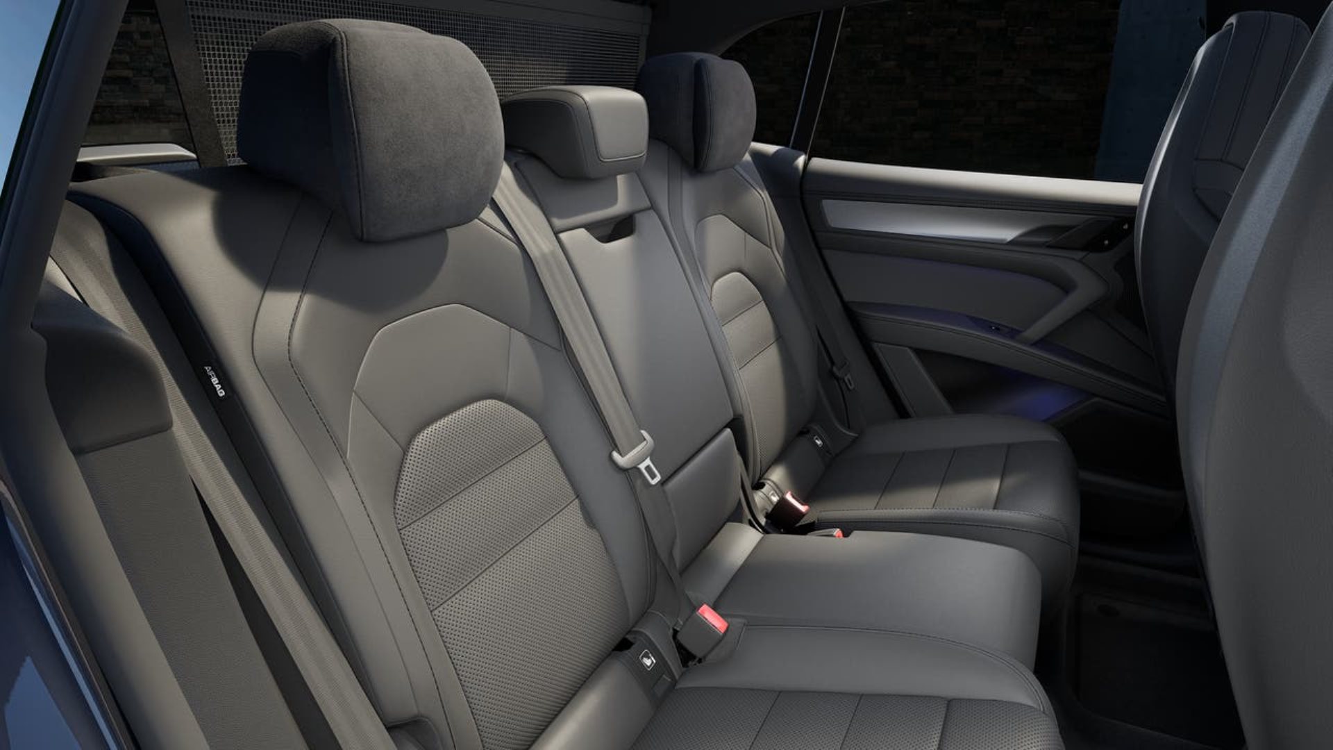 PORSCHE Cayenne S Electric-image-12