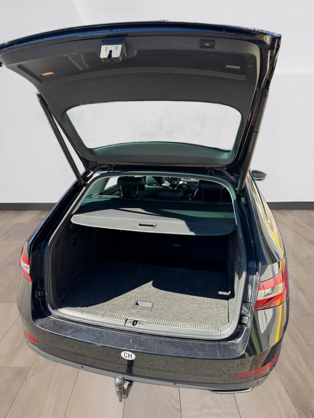 SKODA Superb Combi 2.0 TSI Ambition DSG 4x4-image-5