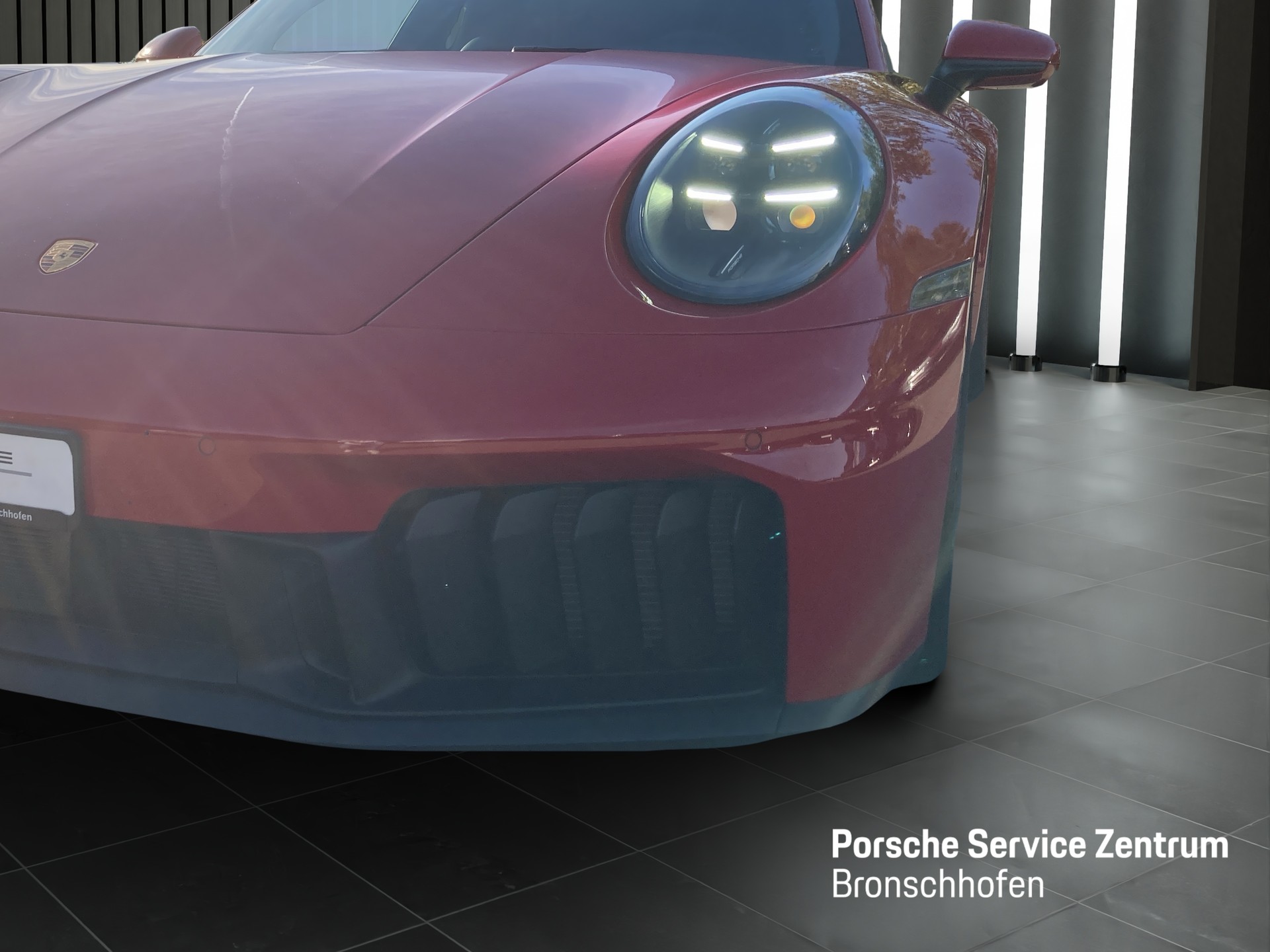 PORSCHE 911 Carrera 4 GTS-image-8