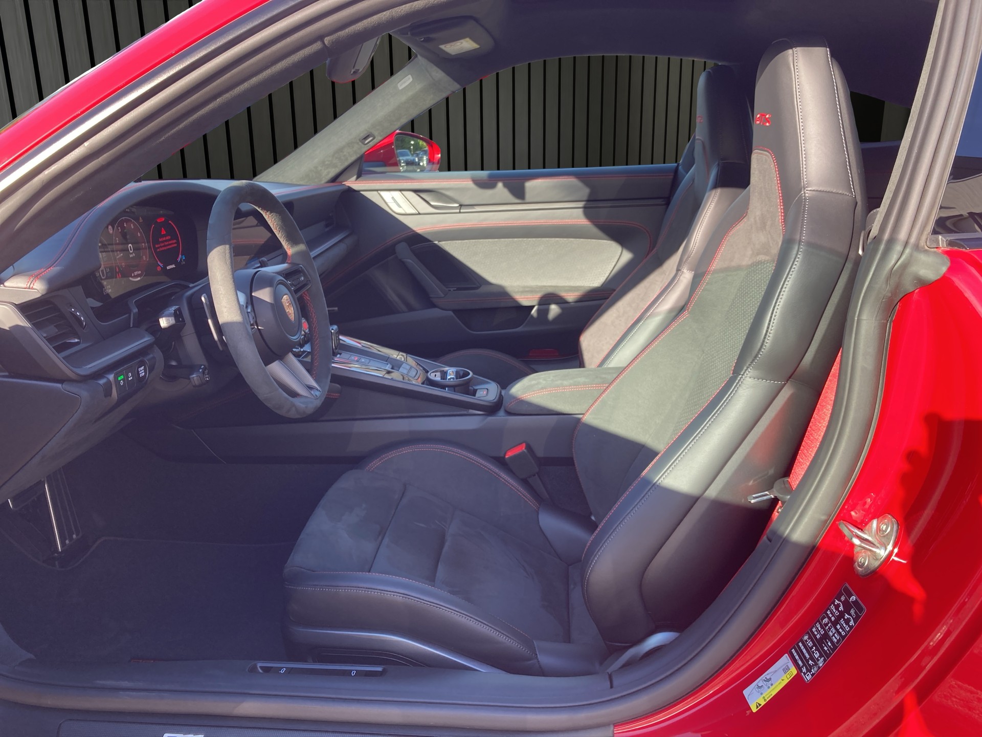 PORSCHE 911 Carrera 4 GTS-image-10