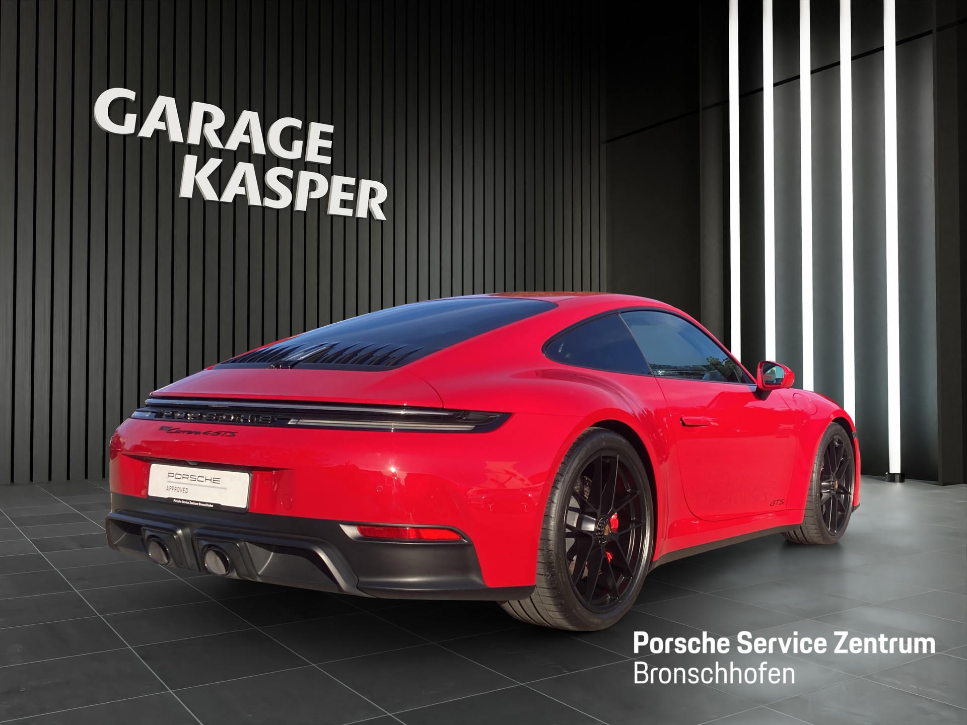 PORSCHE 911 Carrera 4 GTS-image-4