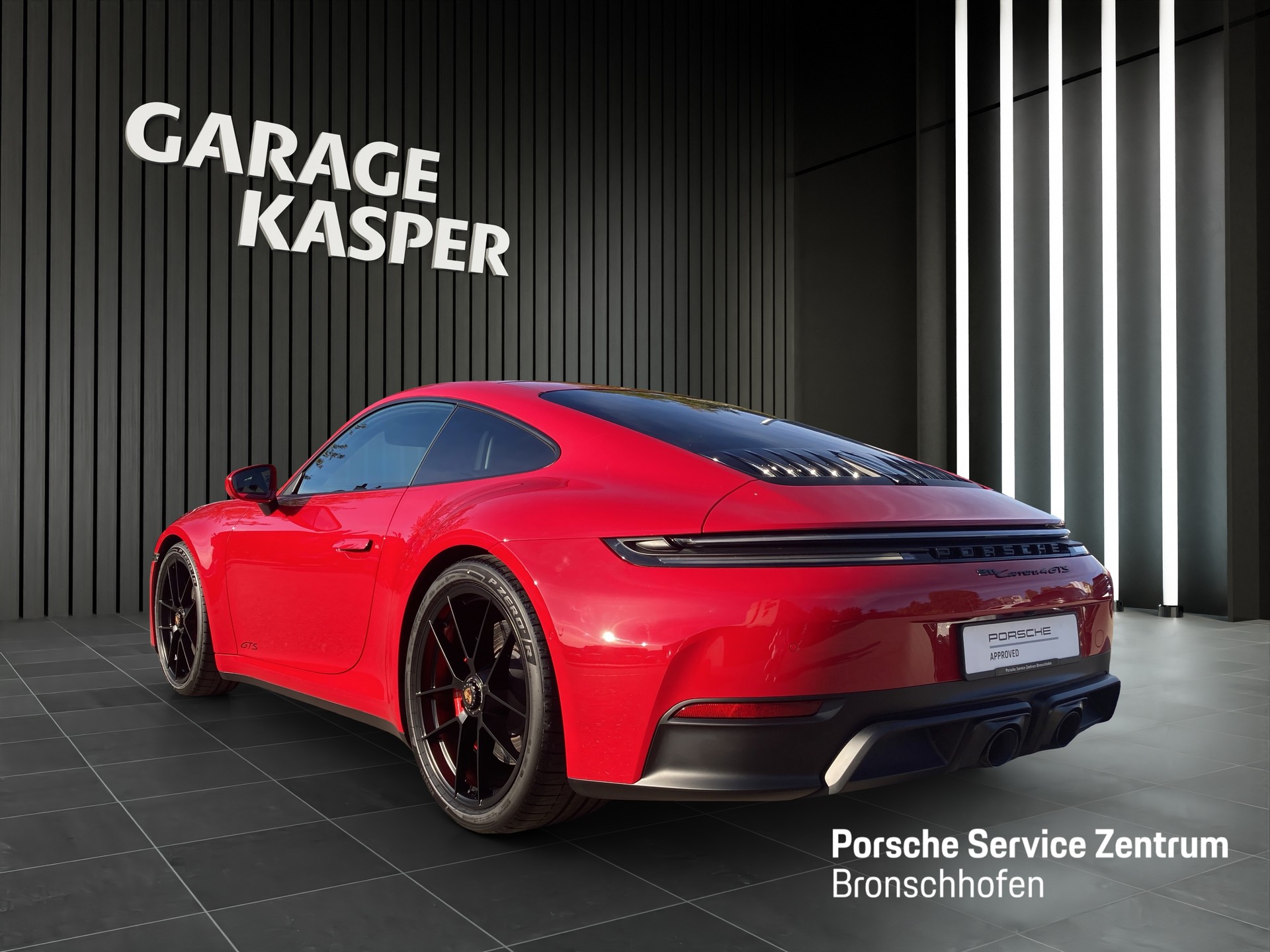 PORSCHE 911 Carrera 4 GTS-image-2