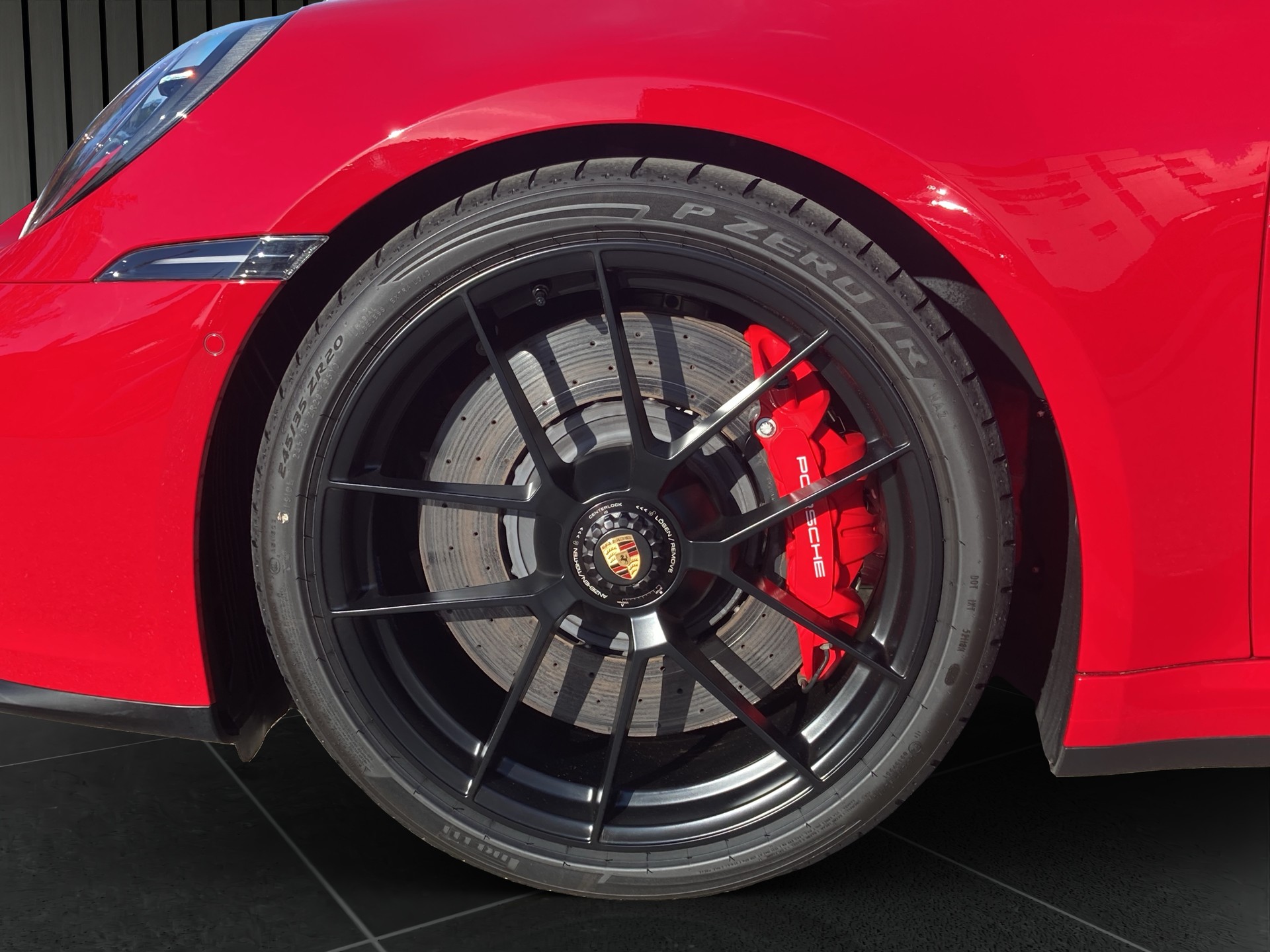PORSCHE 911 Carrera 4 GTS-image-9