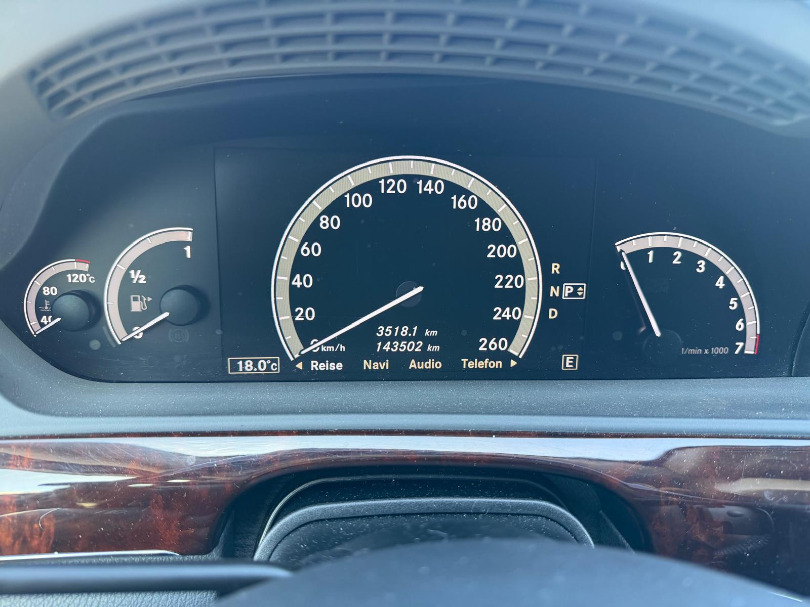 MERCEDES-BENZ S-Klasse W221 S 500 V8 BlueEF 4m lang-image-17