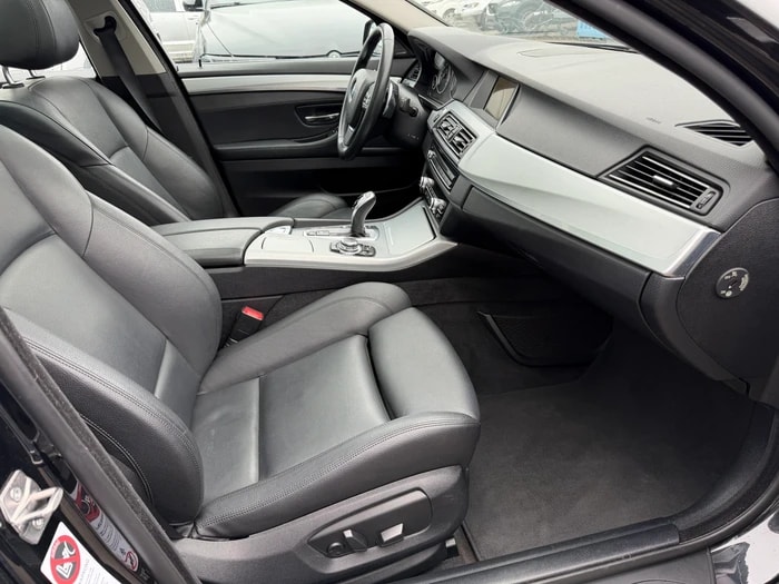 BMW 530d Touring xDrive Steptronic-image-6