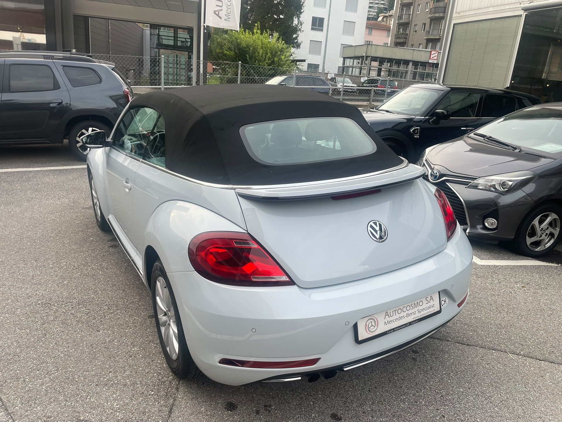 VW BEETLE-image-5